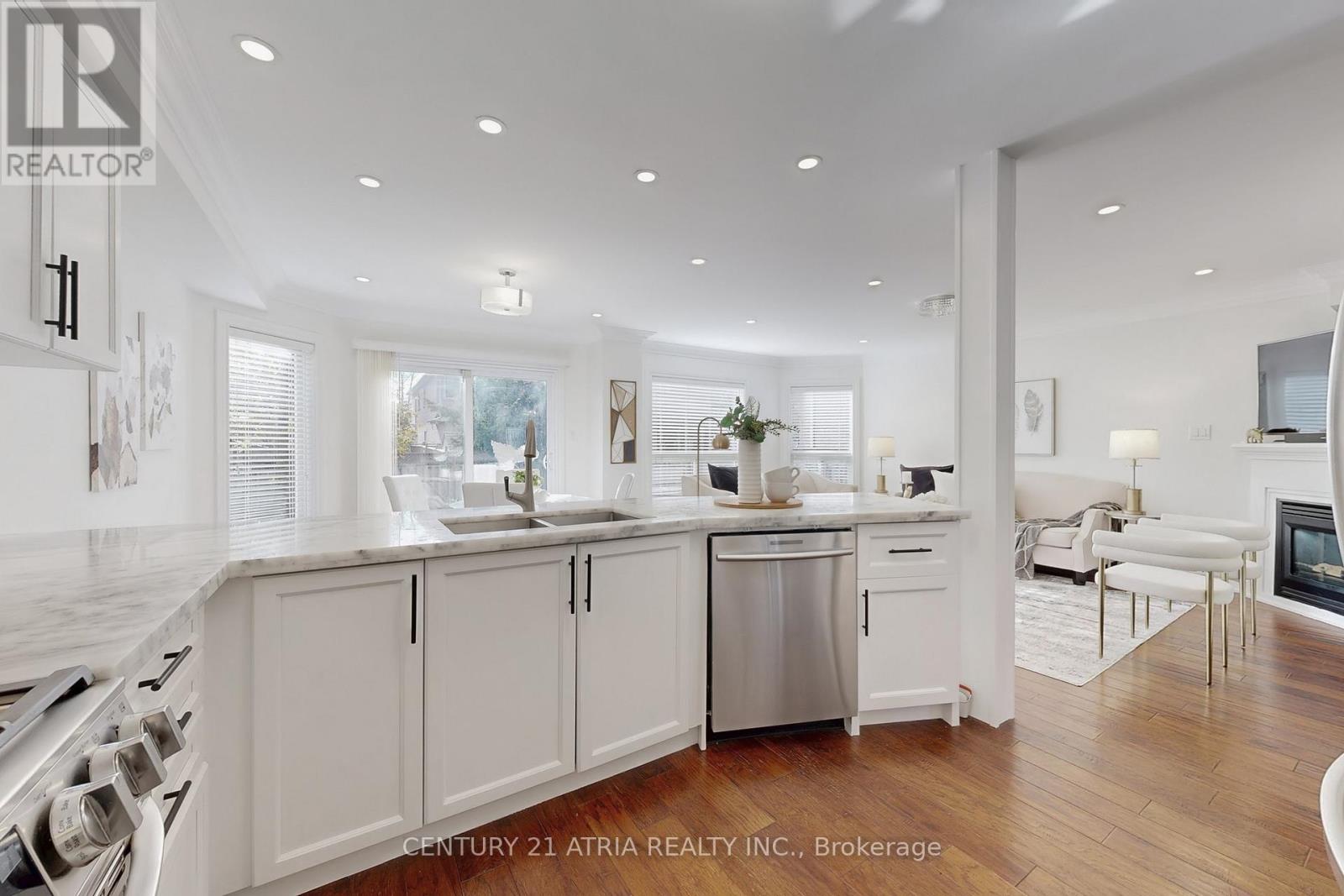 611 Heddle Crescent, Newmarket, Ontario  L3X 2J5 - Photo 15 - N12532578