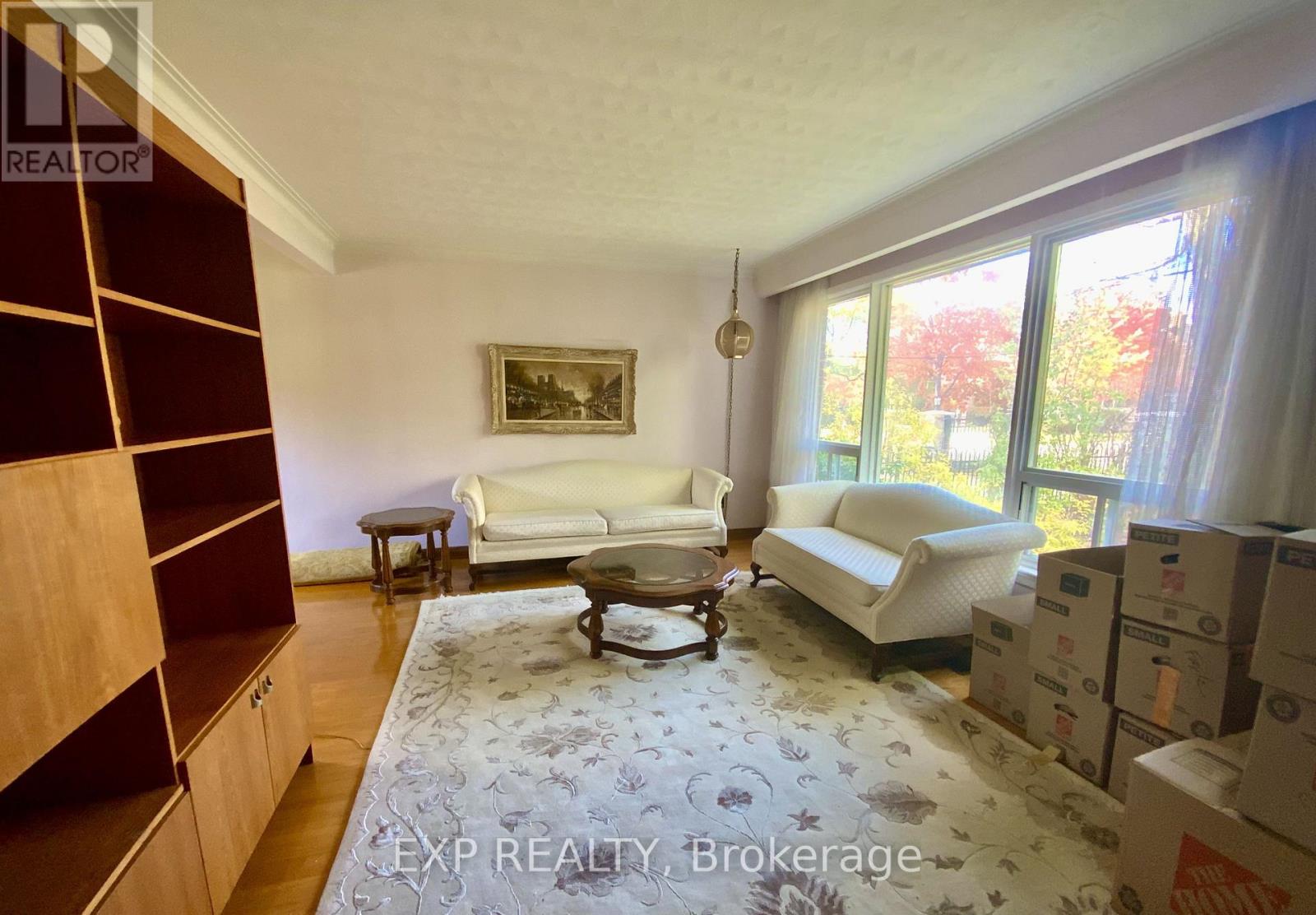 69 Edgar Avenue, Richmond Hill, Ontario  L4C 6K2 - Photo 5 - N12532372