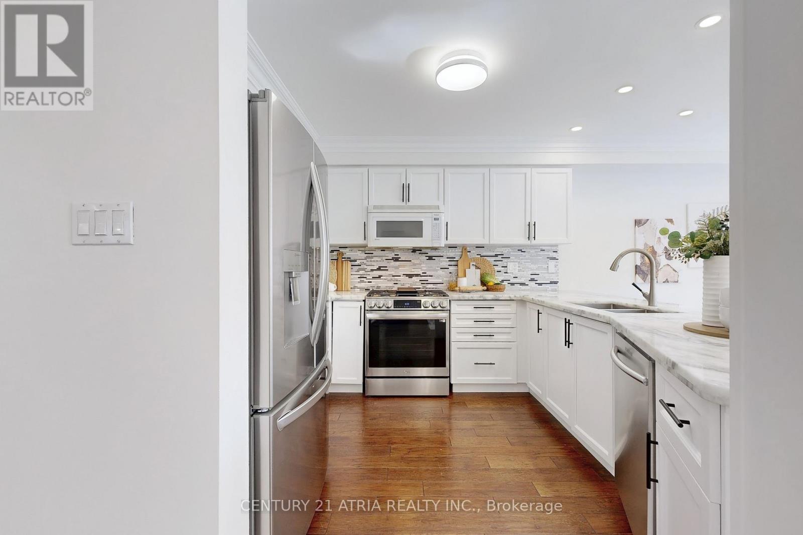 611 Heddle Crescent, Newmarket, Ontario  L3X 2J5 - Photo 12 - N12532578