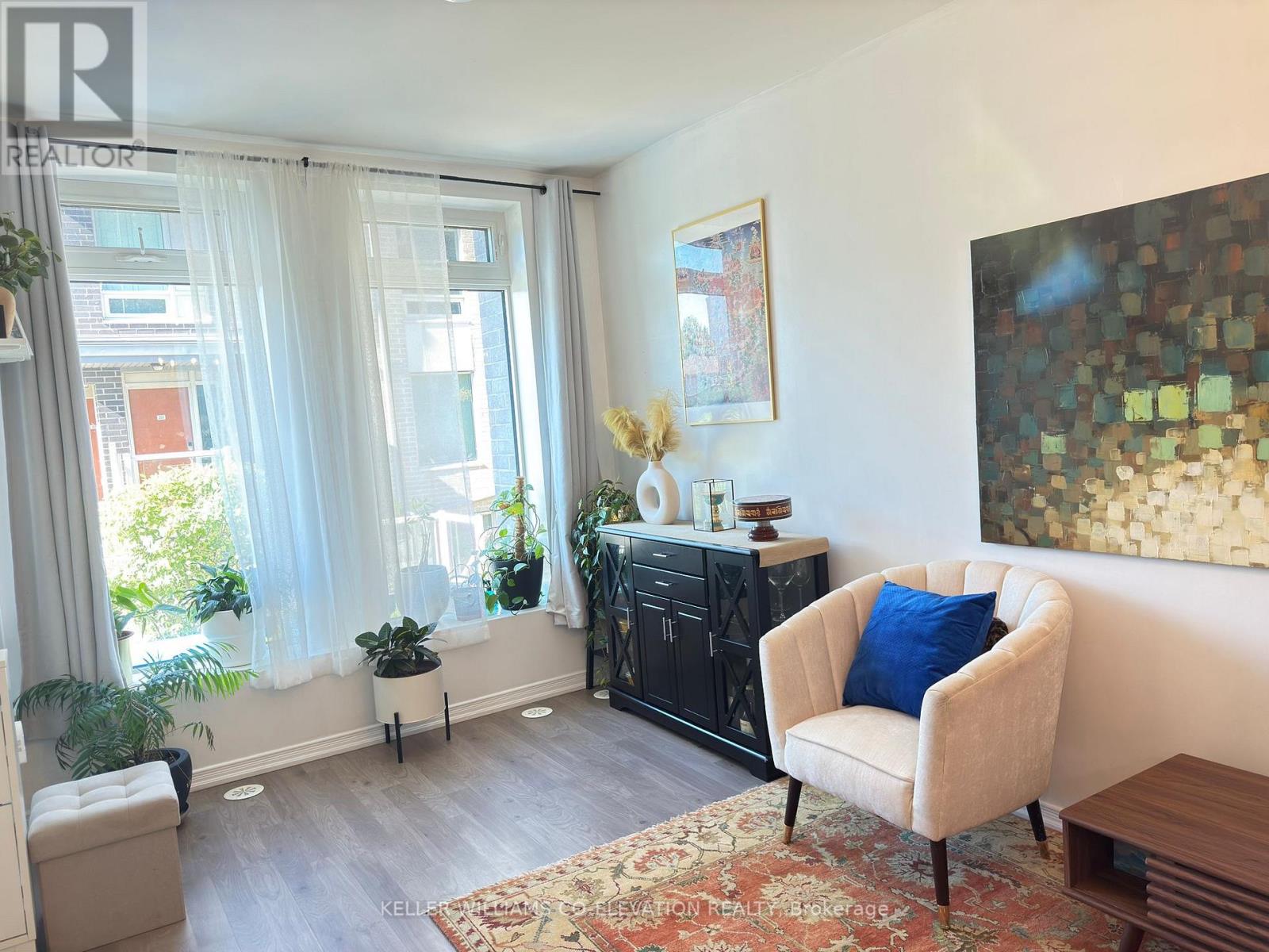 112 - 11 Applewood Lane, Toronto, Ontario  M9C 2Z7 - Photo 5 - W12532430