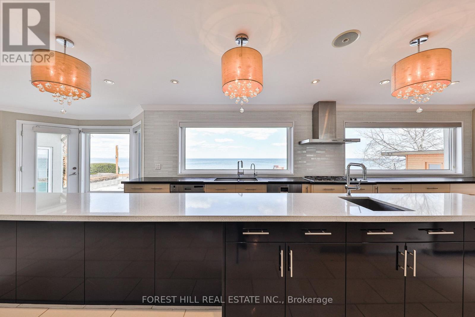 1470 Watersedge Road, Mississauga, Ontario  L5J 1A4 - Photo 10 - W12532432