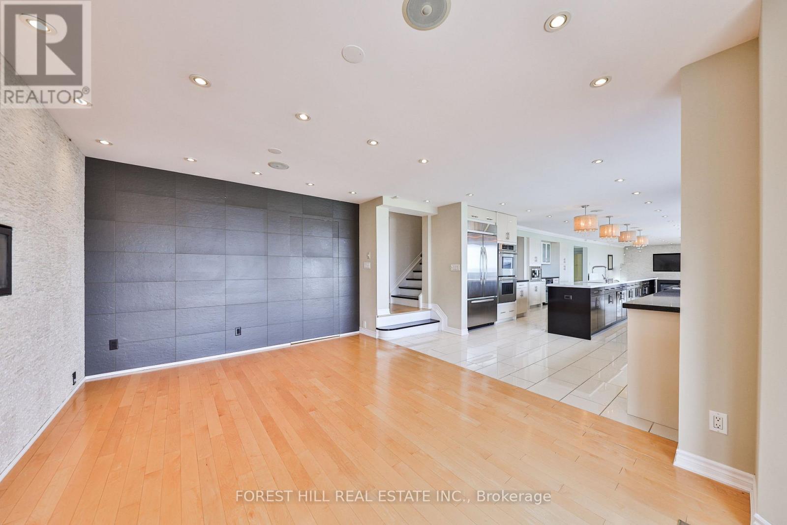 1470 Watersedge Road, Mississauga, Ontario  L5J 1A4 - Photo 12 - W12532432