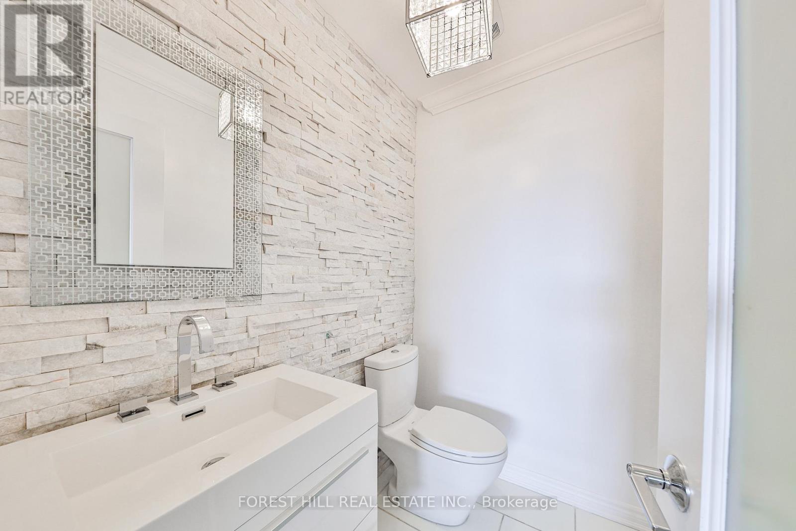 1470 Watersedge Road, Mississauga, Ontario  L5J 1A4 - Photo 15 - W12532432