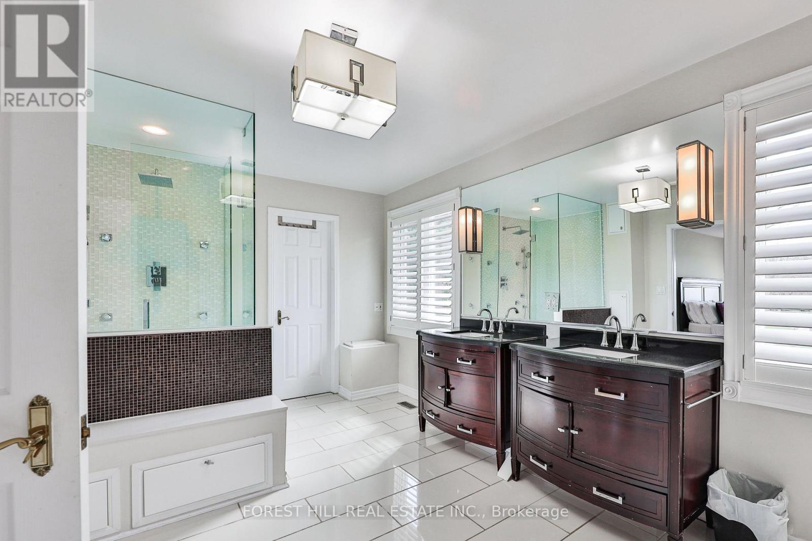 1470 Watersedge Road, Mississauga, Ontario  L5J 1A4 - Photo 19 - W12532432