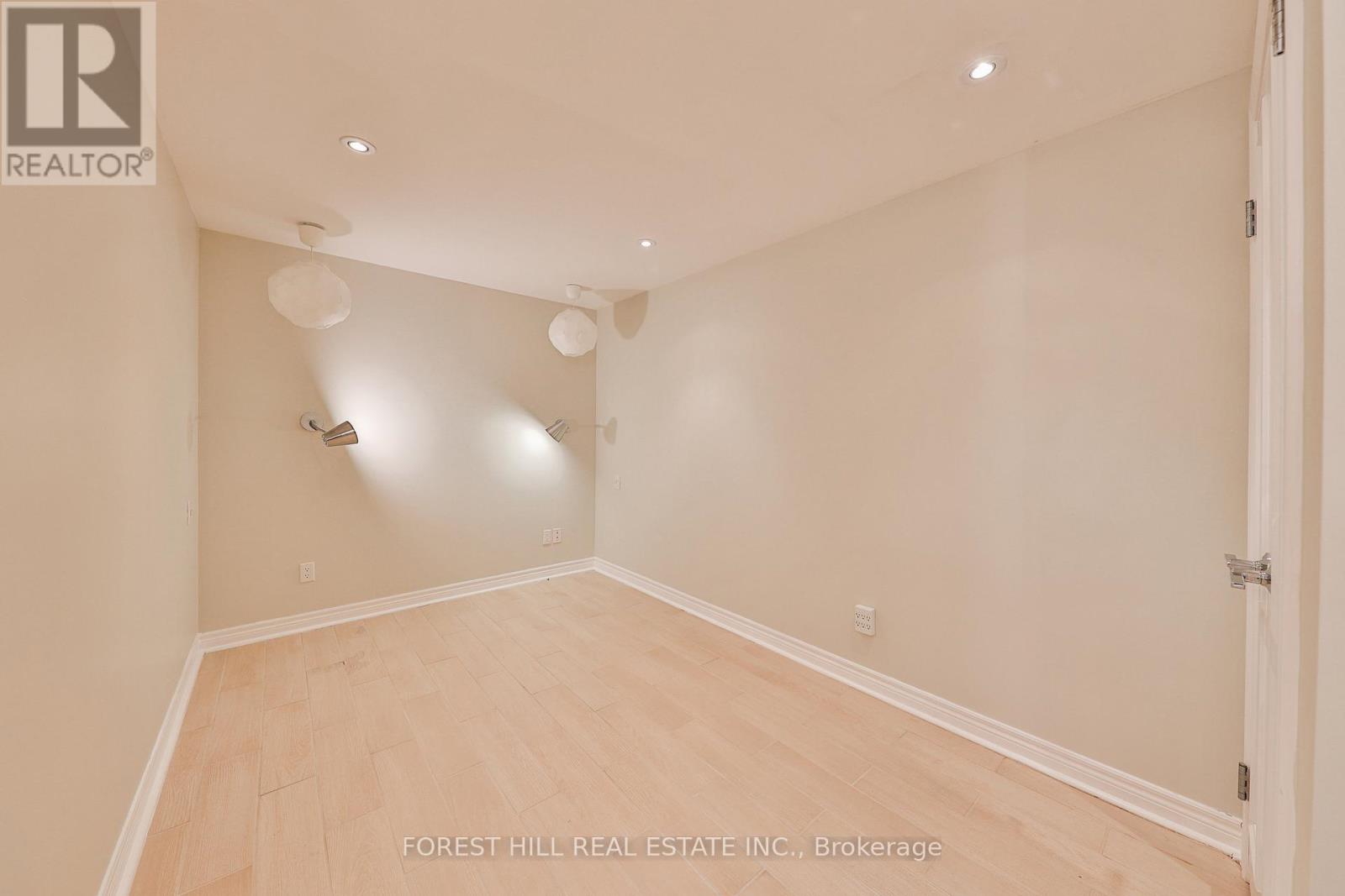 1470 Watersedge Road, Mississauga, Ontario  L5J 1A4 - Photo 29 - W12532432