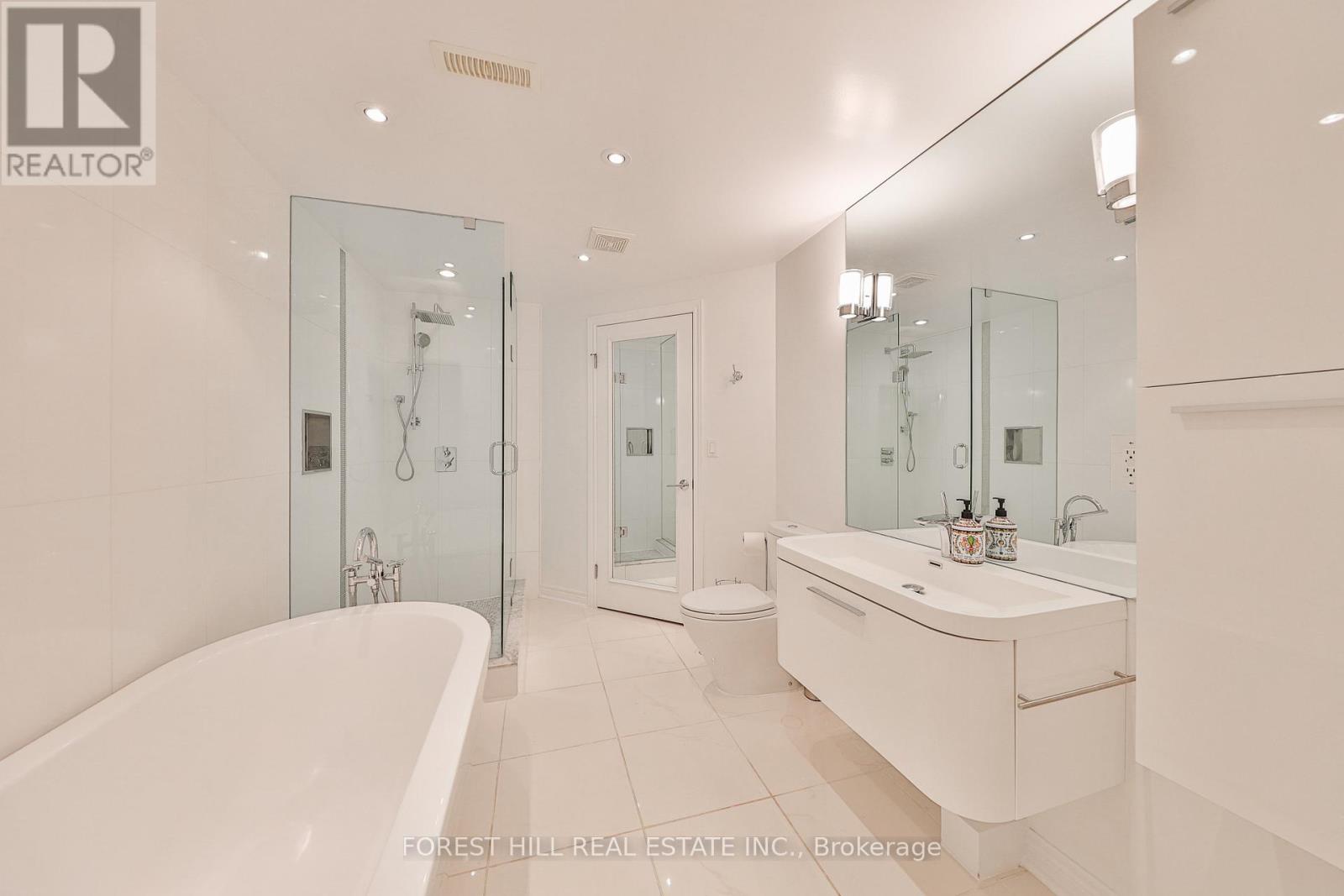 1470 Watersedge Road, Mississauga, Ontario  L5J 1A4 - Photo 30 - W12532432