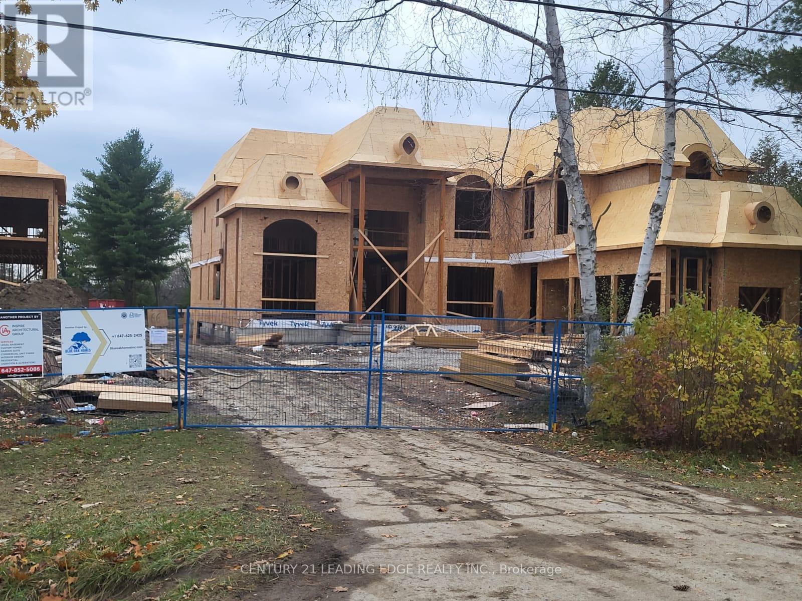 68 Marysfield Drive, Brampton, Ontario  L6P 0J3 - Photo 3 - W12532456