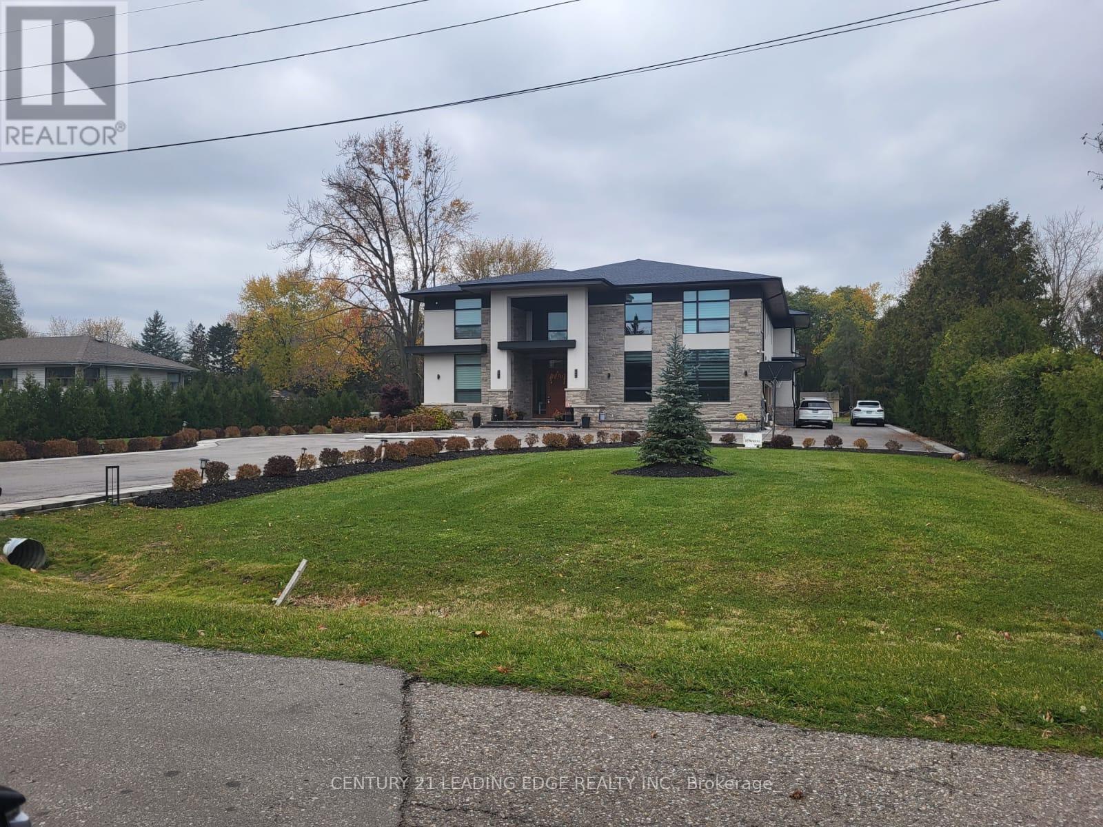 68 Marysfield Drive, Brampton, Ontario  L6P 0J3 - Photo 7 - W12532456