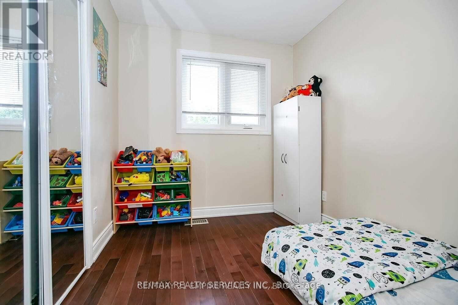 20 Murdoch Drive, Brampton, Ontario  L6X 3Y2 - Photo 12 - W12532460