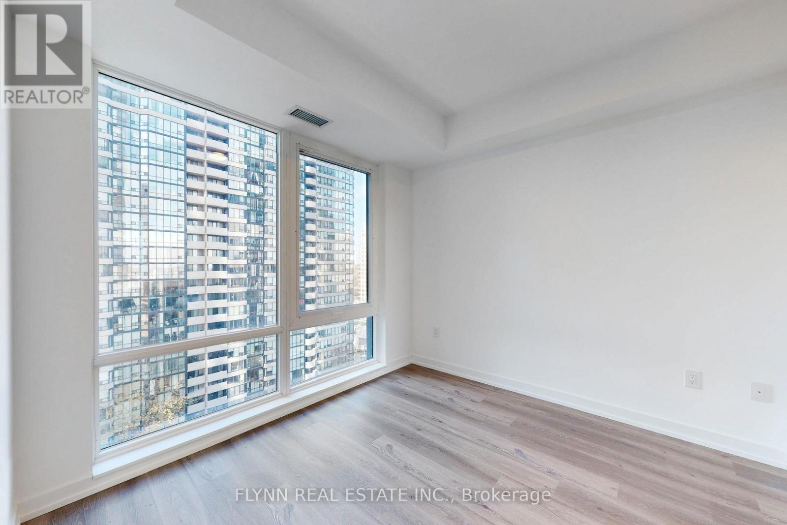 909 - 395 Square One Drive, Mississauga, Ontario  L5B 0P6 - Photo 18 - W12532494