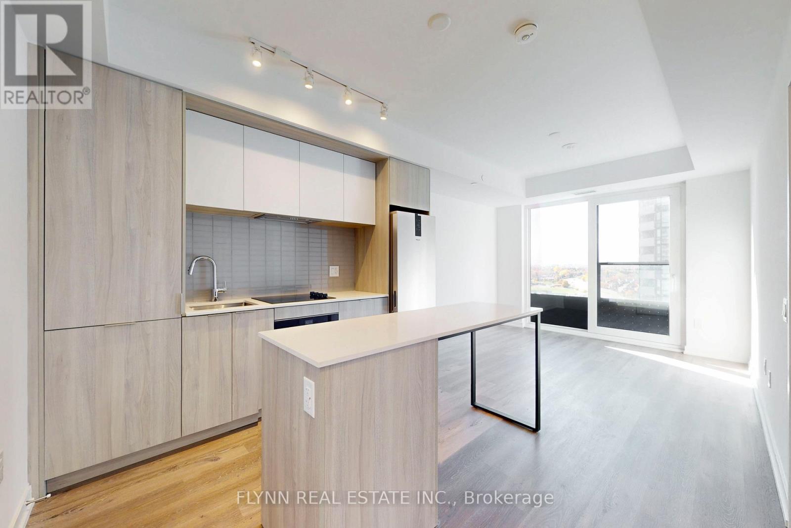 909 - 395 Square One Drive, Mississauga, Ontario  L5B 0P6 - Photo 7 - W12532494