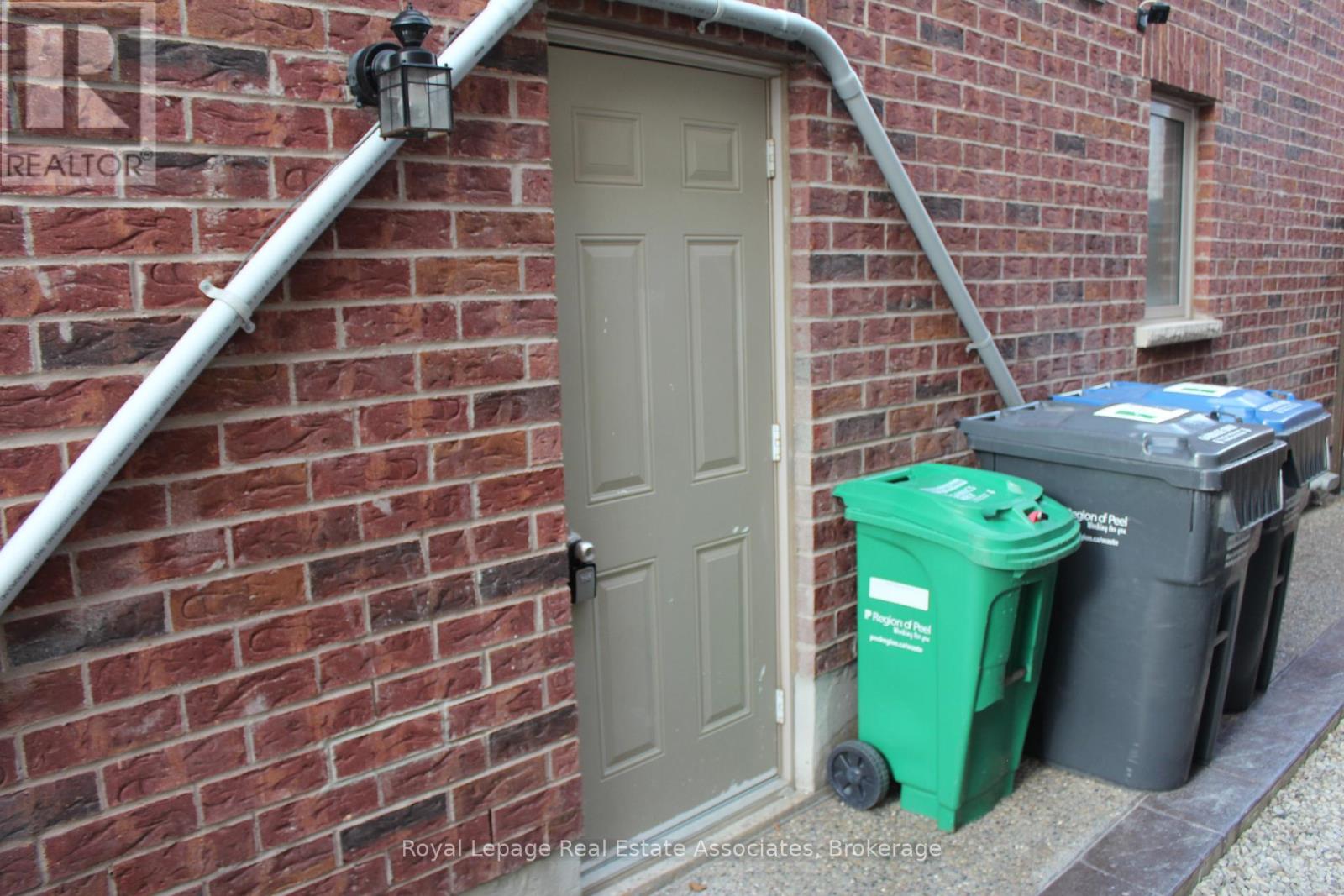 2 Bakersfield Road, Brampton, Ontario  L6P 2Z3 - Photo 10 - W12532516