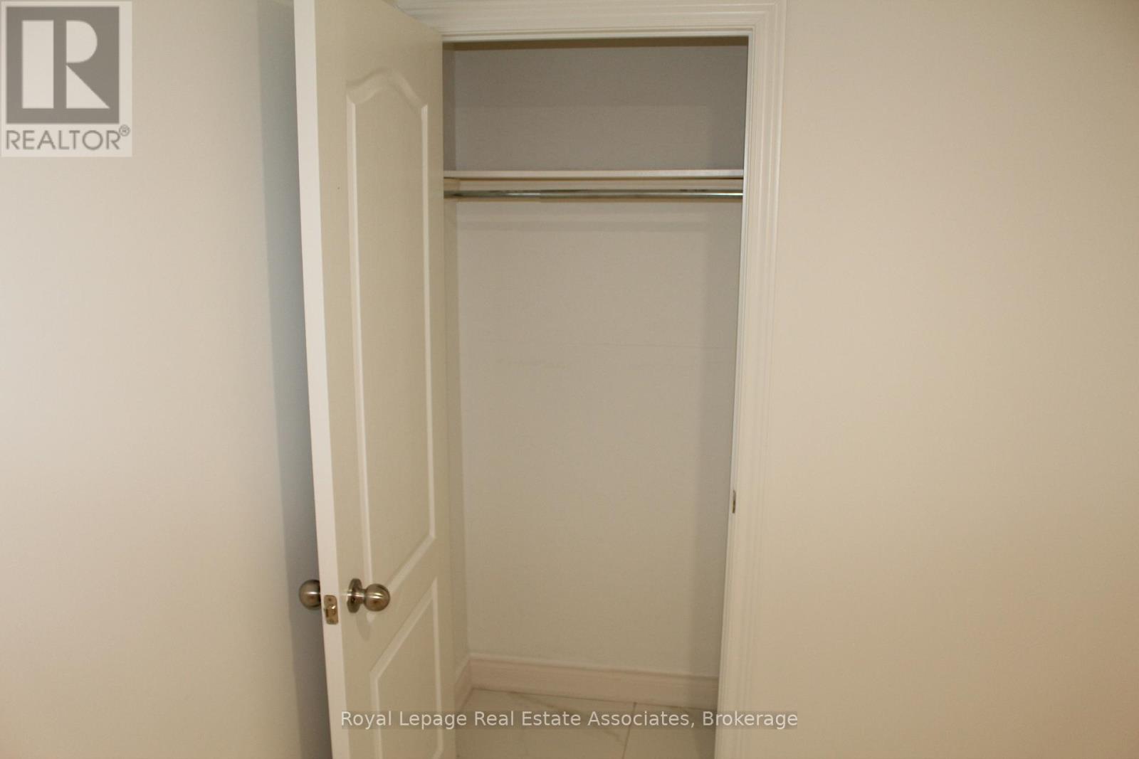 2 Bakersfield Road, Brampton, Ontario  L6P 2Z3 - Photo 7 - W12532516