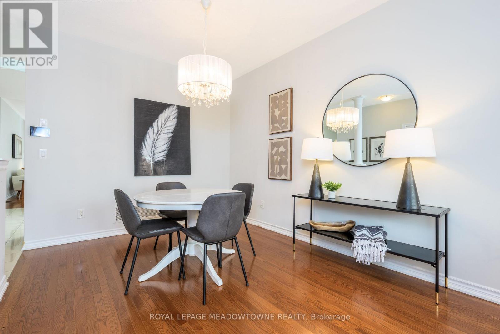 195 Minto Crescent, Milton, Ontario  L9T 7P5 - Photo 11 - W12532584