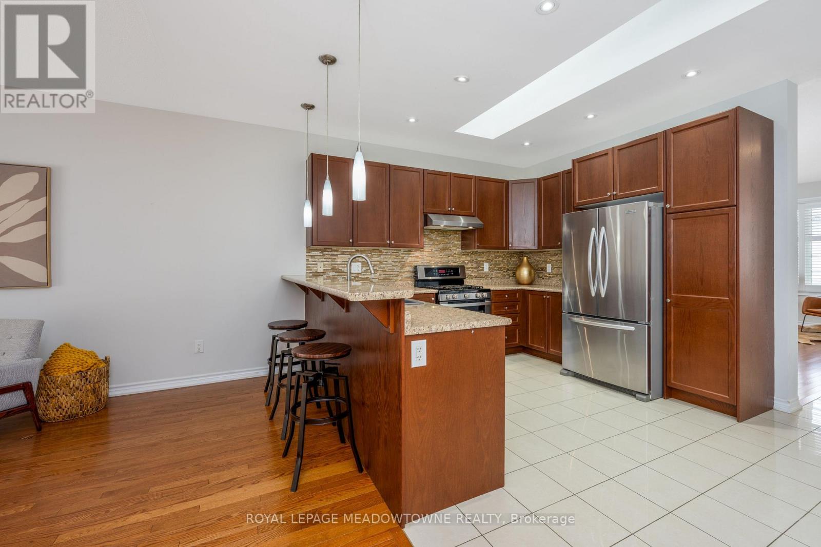 195 Minto Crescent, Milton, Ontario  L9T 7P5 - Photo 14 - W12532584