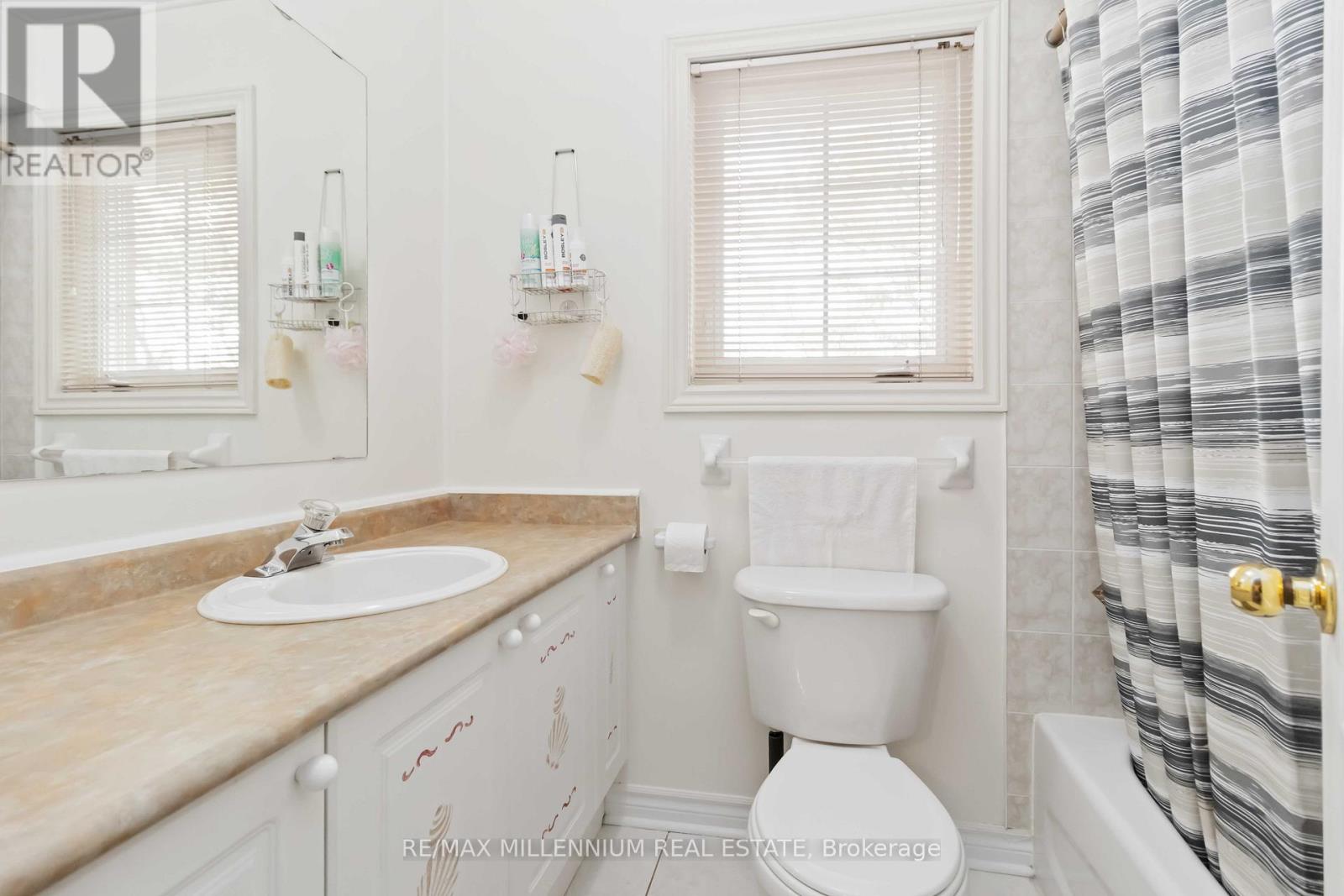 71 Manett Crescent, Brampton (Brampton West), Ontario  L6X 4X5 - Photo 19 - W12532598