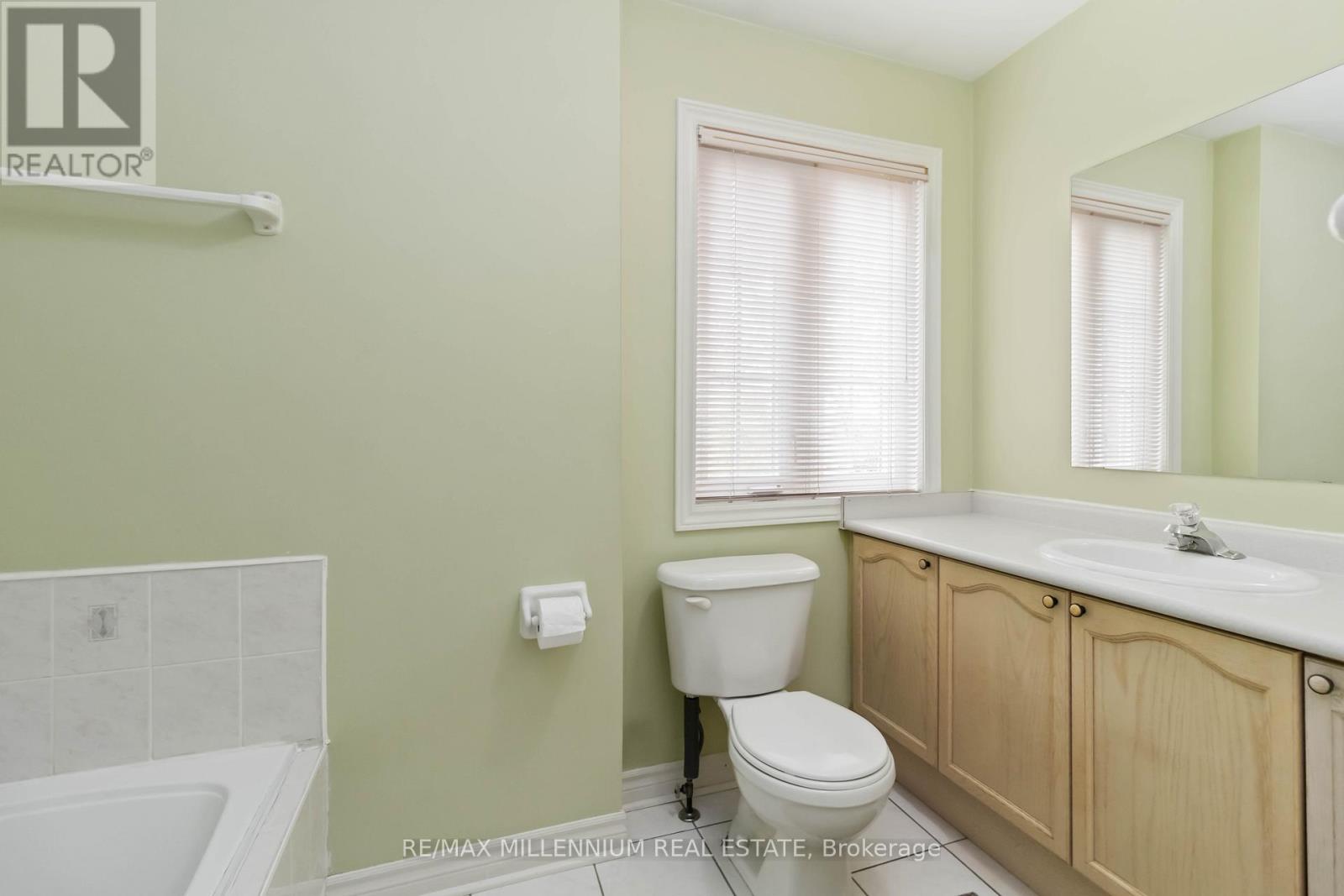 71 Manett Crescent, Brampton (Brampton West), Ontario  L6X 4X5 - Photo 25 - W12532598