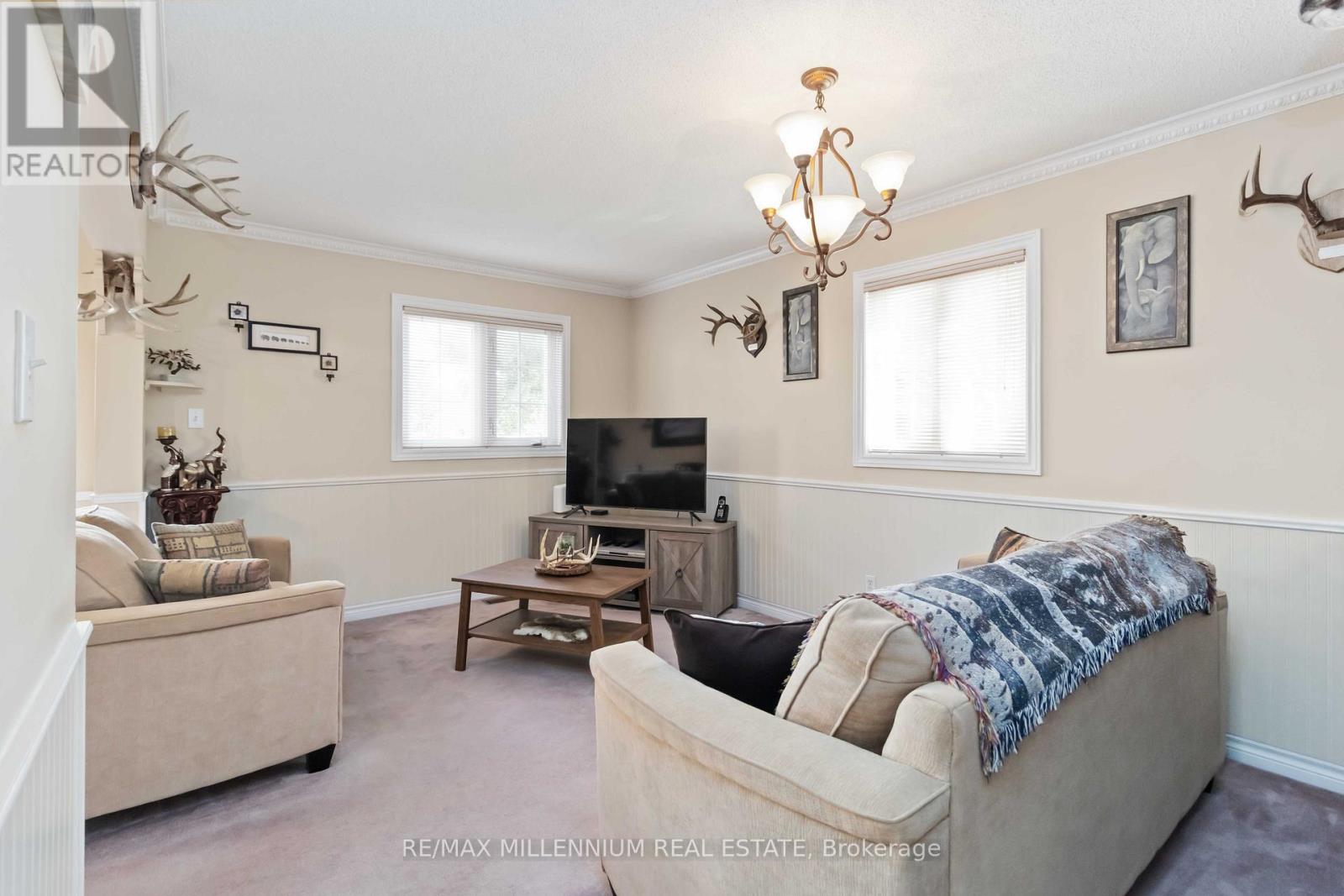 71 Manett Crescent, Brampton (Brampton West), Ontario  L6X 4X5 - Photo 8 - W12532598