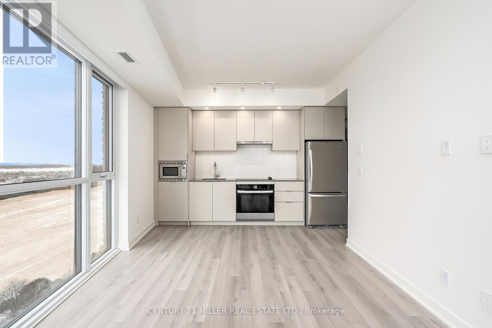 1202 - 3079 Trafalgar Road, Oakville, Ontario  L6H 8C5 - Photo 4 - W12532602