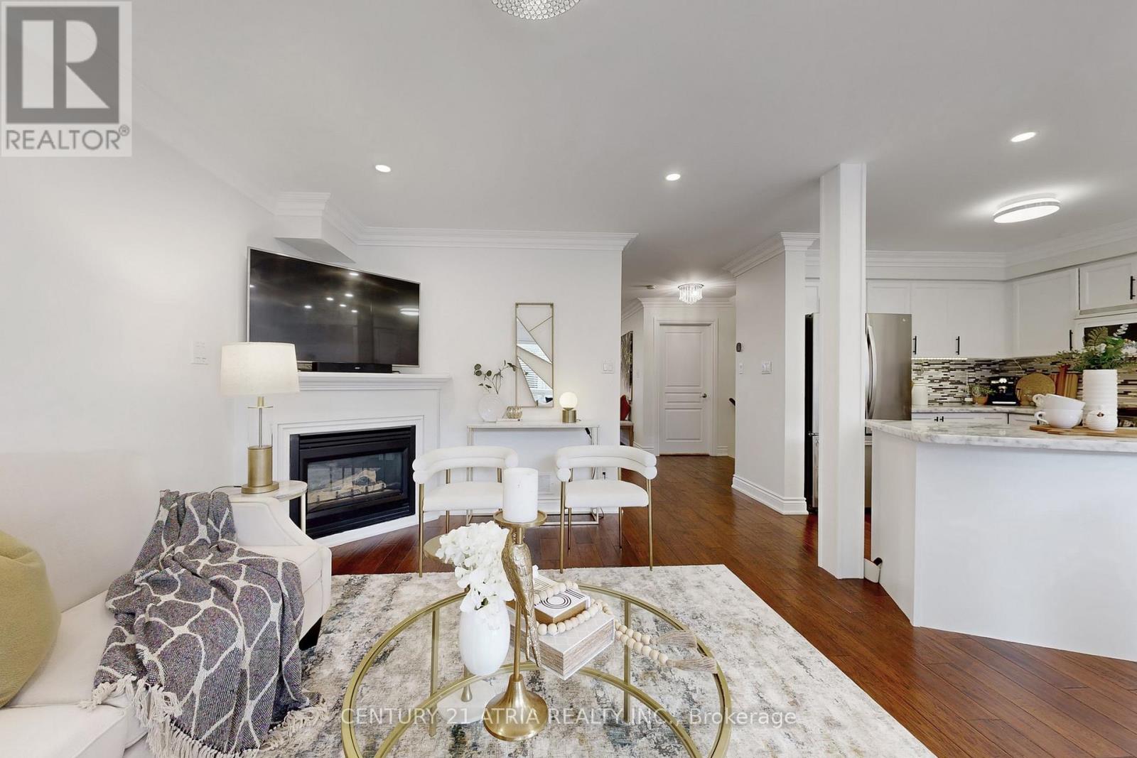 611 Heddle Crescent, Newmarket, Ontario  L3X 2J5 - Photo 4 - N12532578