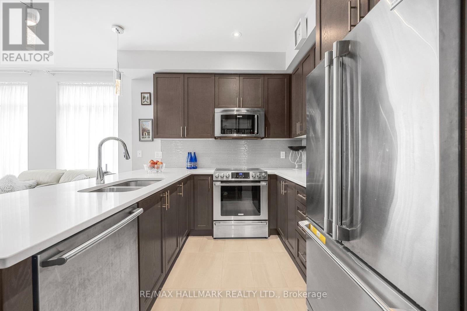 44 - 26 Applewood Lane, Toronto, Ontario  M9C 0C1 - Photo 11 - W12532638