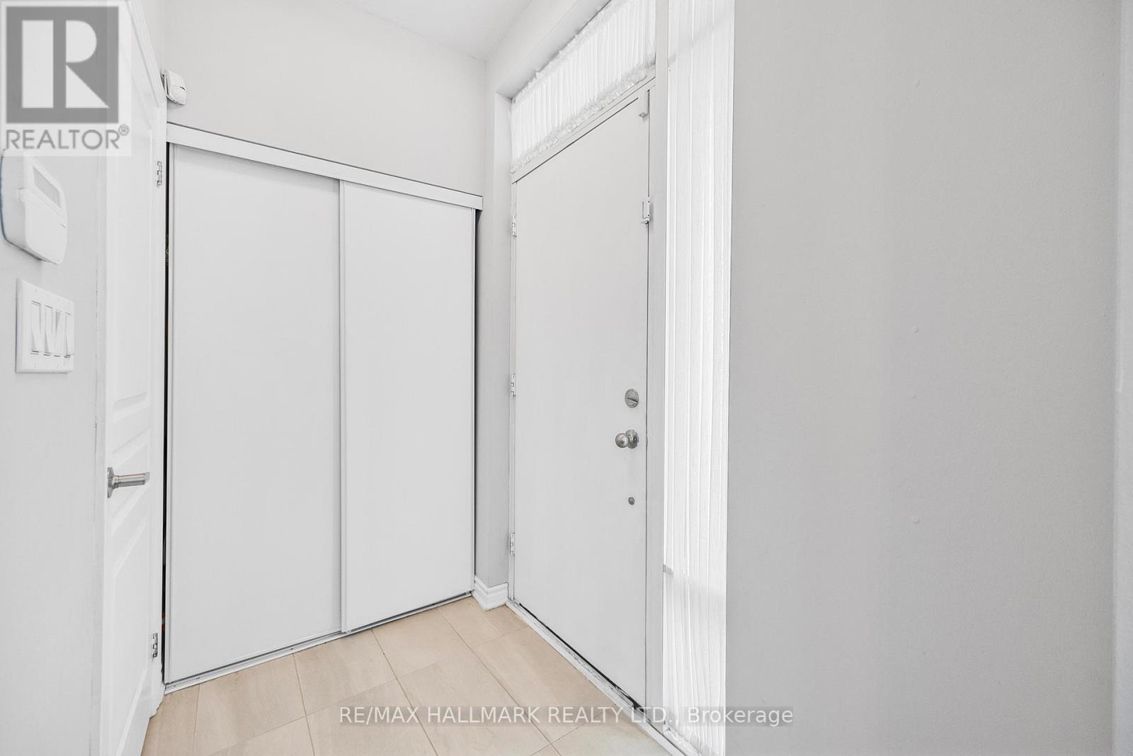 44 - 26 Applewood Lane, Toronto, Ontario  M9C 0C1 - Photo 5 - W12532638