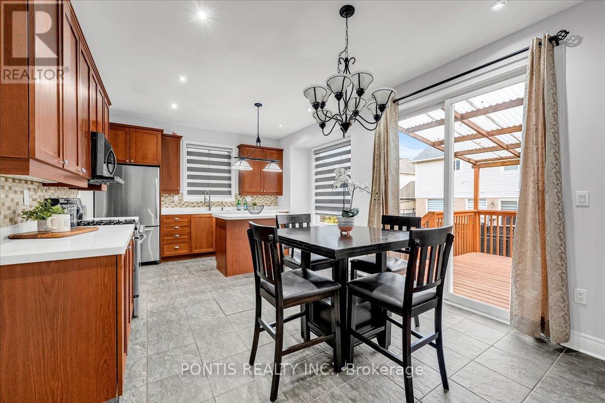 52 Emmett Circle, Brampton, Ontario  L7A 3M2 - Photo 11 - W12532640