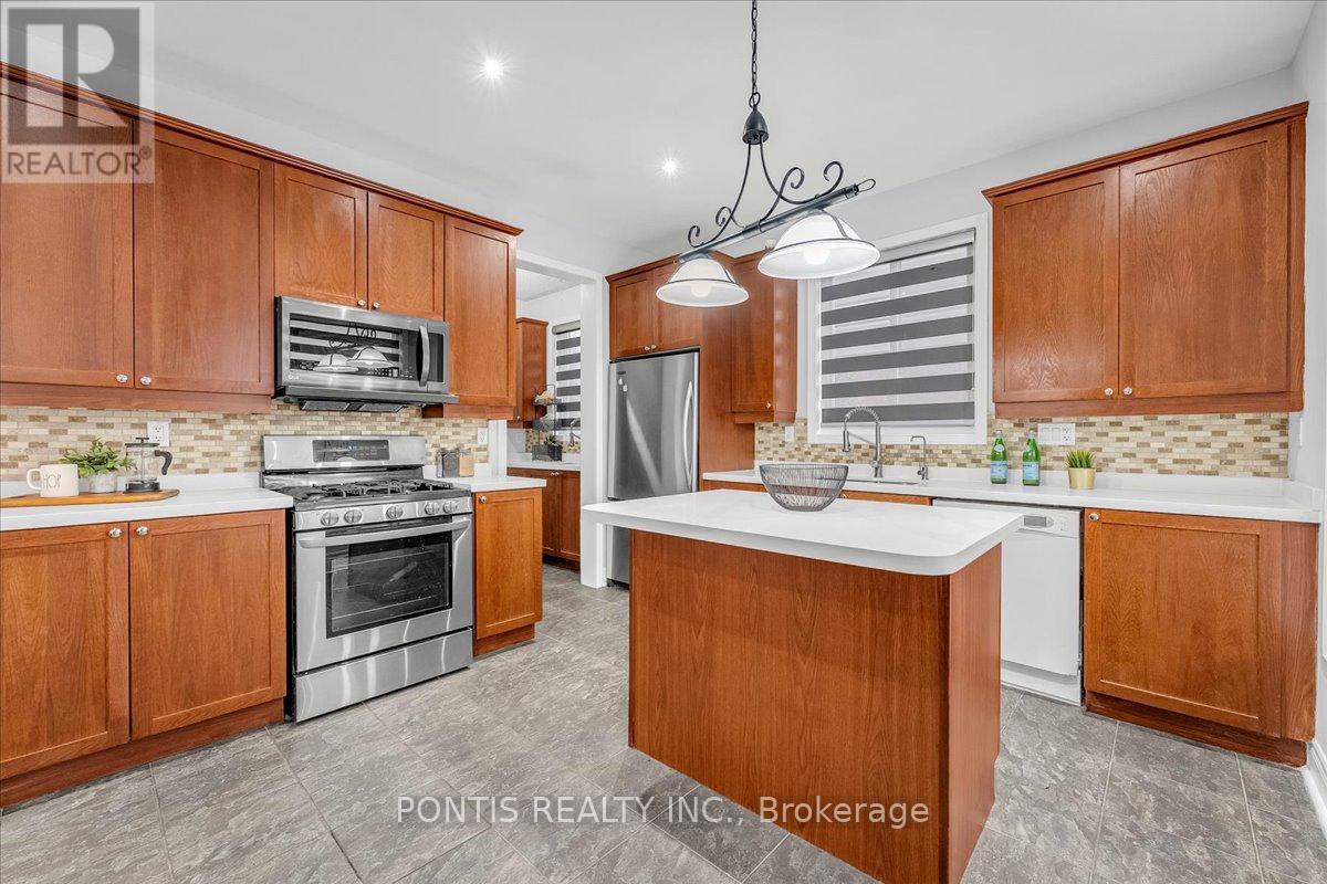 52 Emmett Circle, Brampton, Ontario  L7A 3M2 - Photo 14 - W12532640