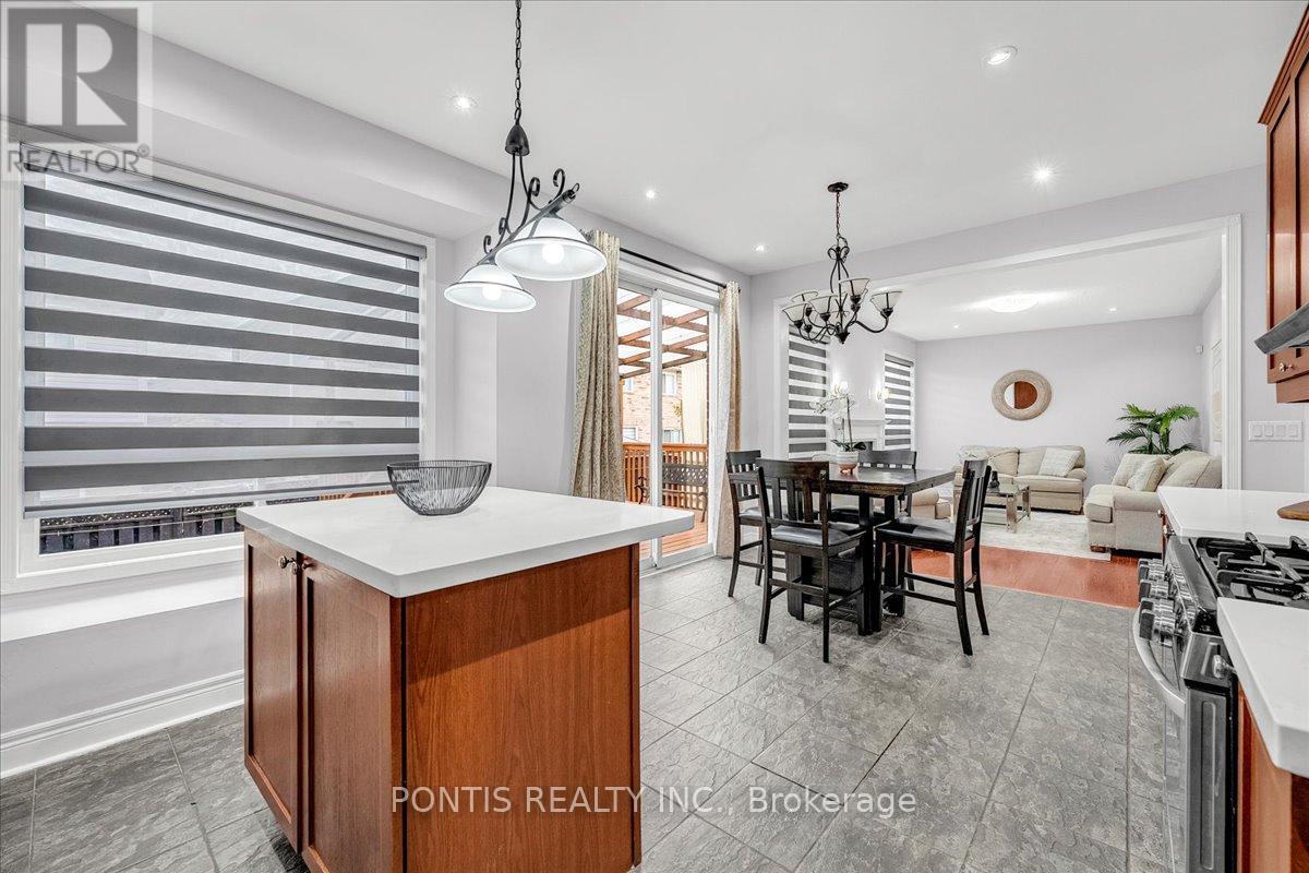 52 Emmett Circle, Brampton, Ontario  L7A 3M2 - Photo 17 - W12532640