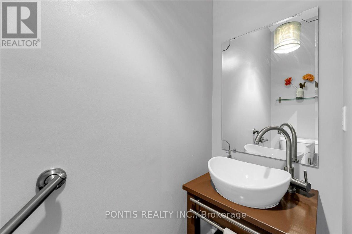 52 Emmett Circle, Brampton, Ontario  L7A 3M2 - Photo 19 - W12532640