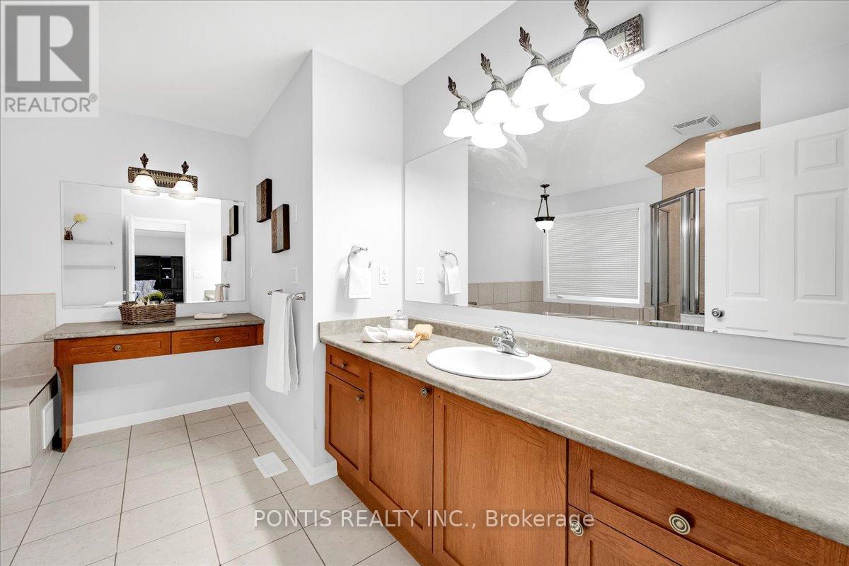 52 Emmett Circle, Brampton, Ontario  L7A 3M2 - Photo 25 - W12532640