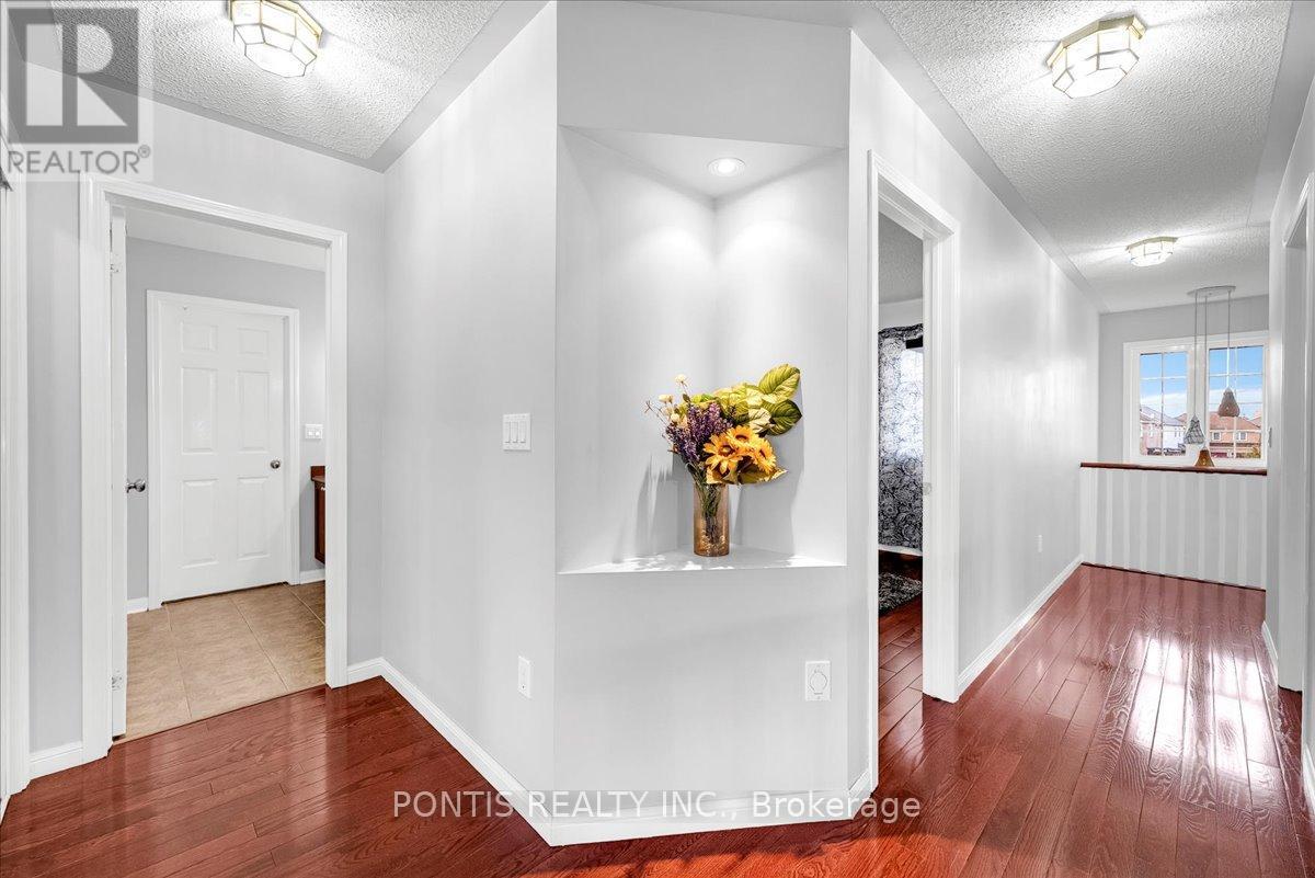 52 Emmett Circle, Brampton, Ontario  L7A 3M2 - Photo 27 - W12532640