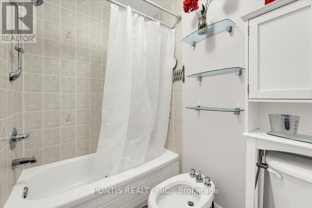 52 Emmett Circle, Brampton, Ontario  L7A 3M2 - Photo 31 - W12532640