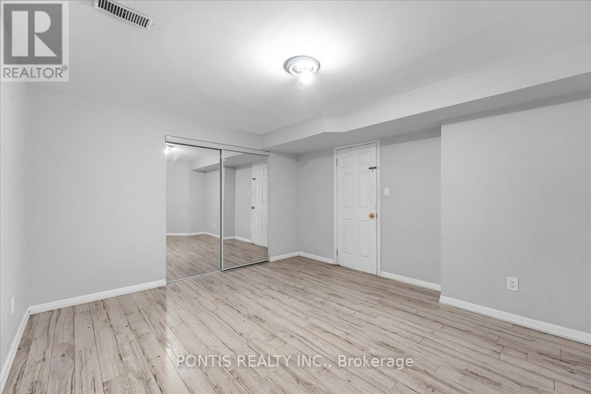 52 Emmett Circle, Brampton, Ontario  L7A 3M2 - Photo 37 - W12532640