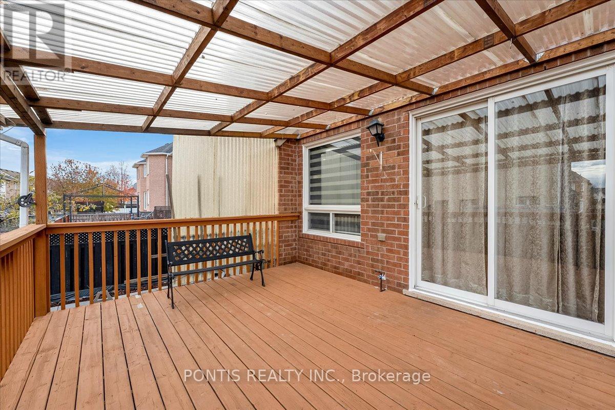 52 Emmett Circle, Brampton, Ontario  L7A 3M2 - Photo 38 - W12532640