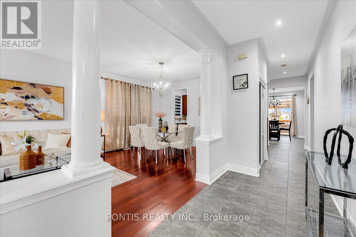 52 Emmett Circle, Brampton, Ontario  L7A 3M2 - Photo 4 - W12532640