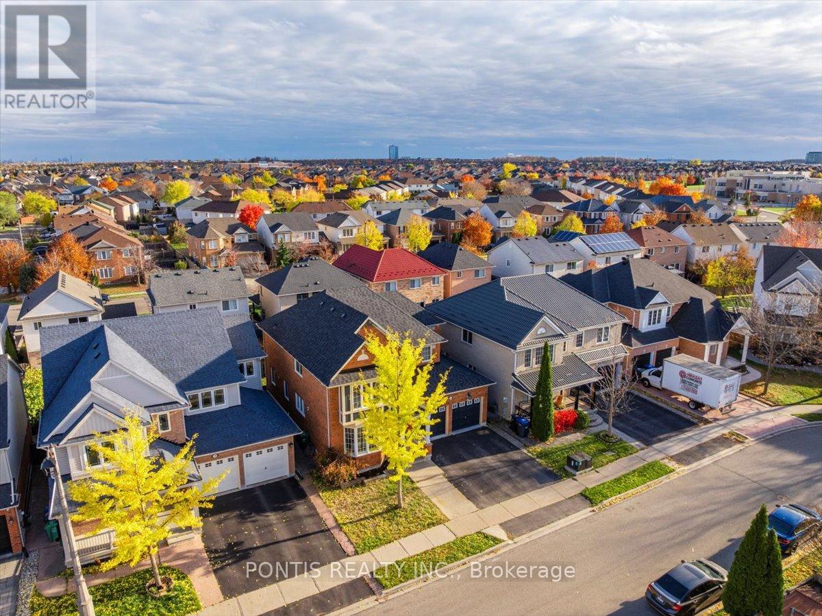 52 Emmett Circle, Brampton, Ontario  L7A 3M2 - Photo 44 - W12532640