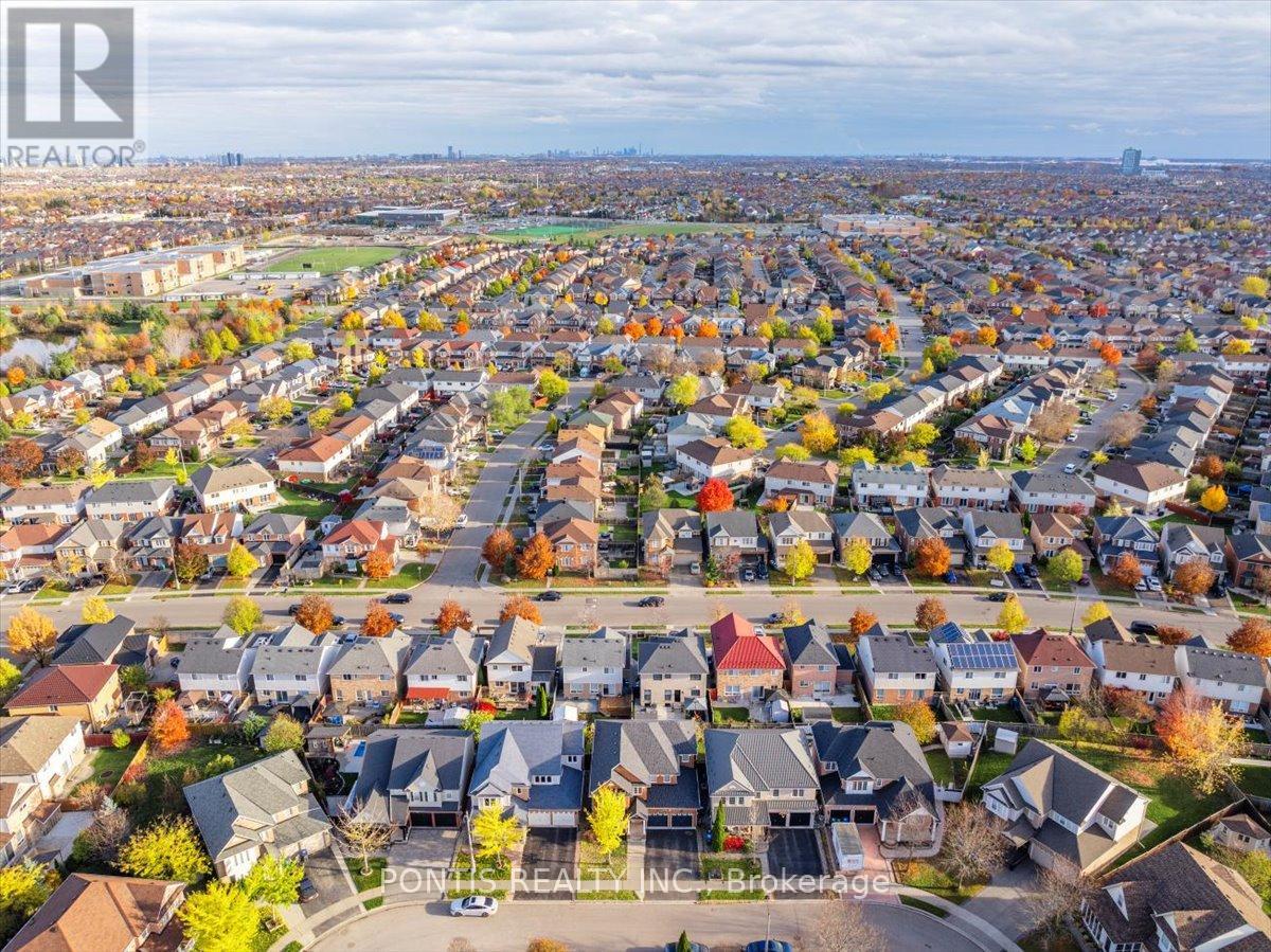 52 Emmett Circle, Brampton, Ontario  L7A 3M2 - Photo 48 - W12532640