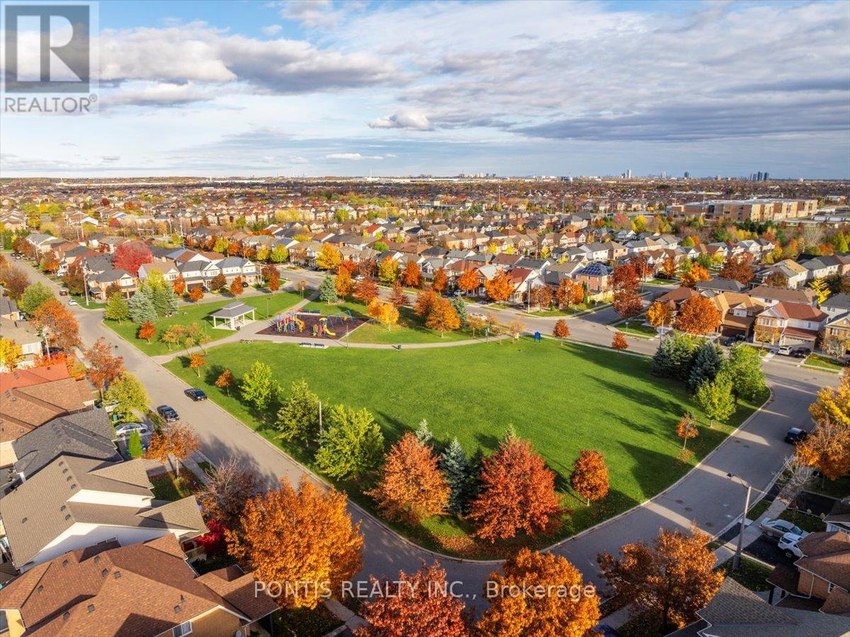 52 Emmett Circle, Brampton, Ontario  L7A 3M2 - Photo 49 - W12532640