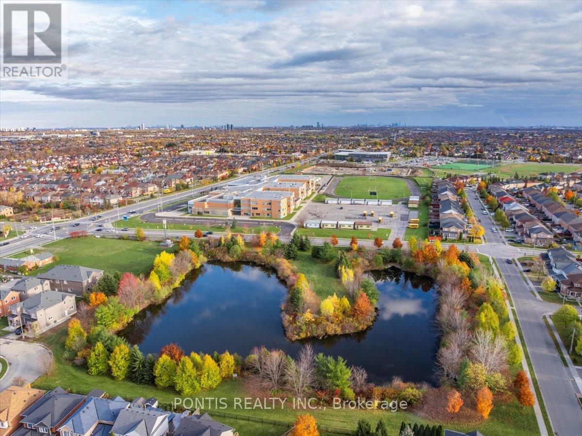 52 Emmett Circle, Brampton, Ontario  L7A 3M2 - Photo 50 - W12532640