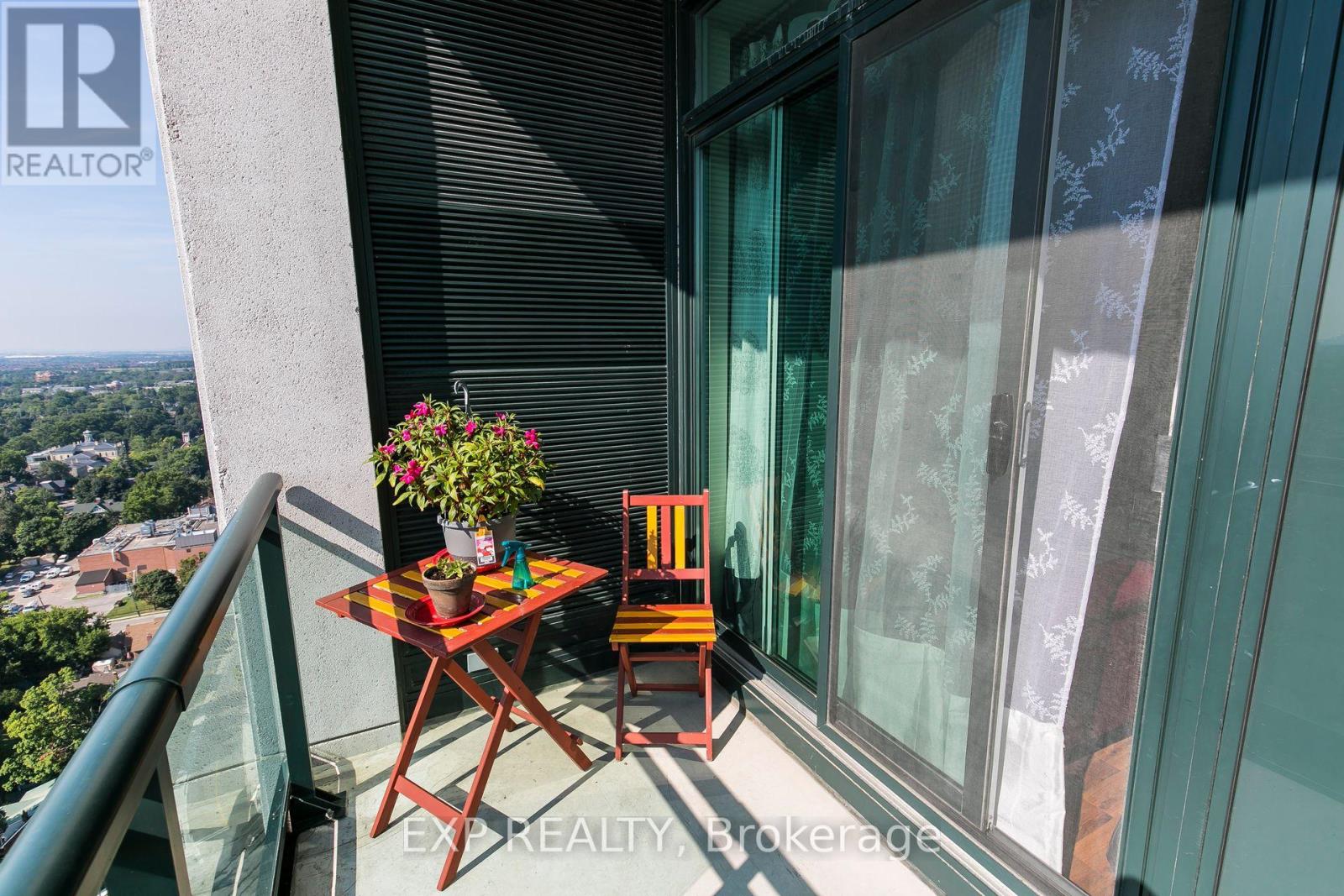 100 John Street, Brampton, Ontario  L6W 0A8 - Photo 10 - W12532652