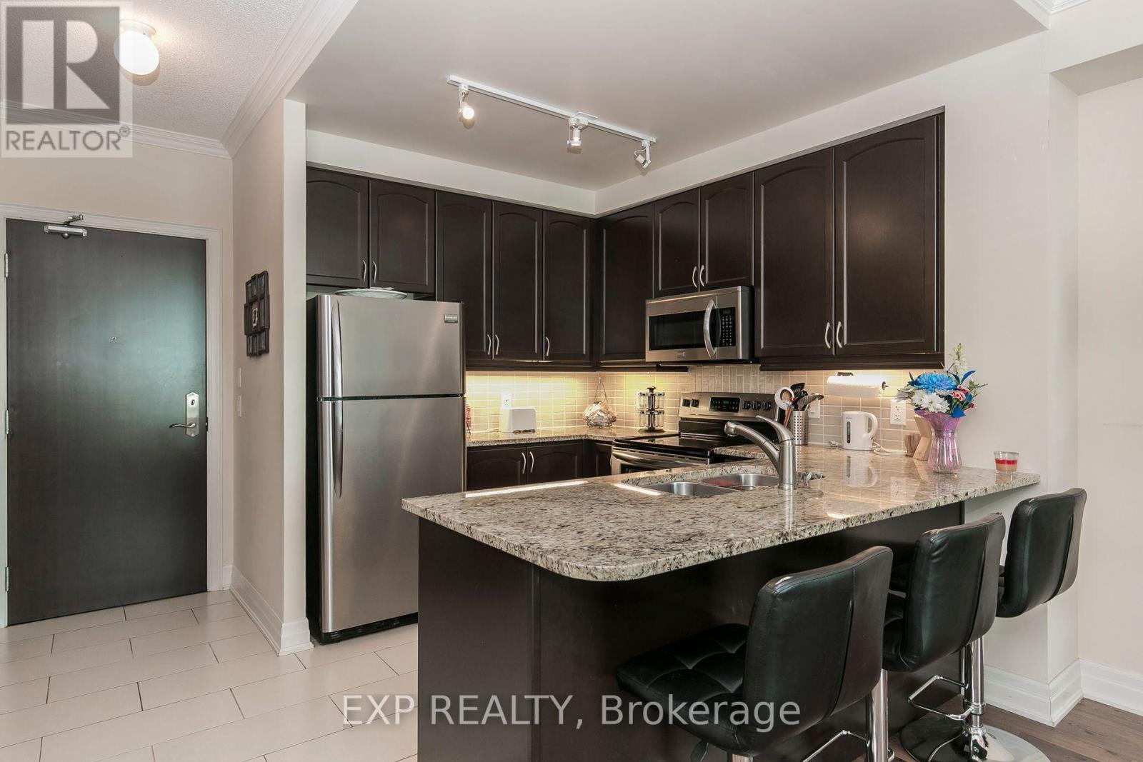 100 John Street, Brampton, Ontario  L6W 0A8 - Photo 16 - W12532652