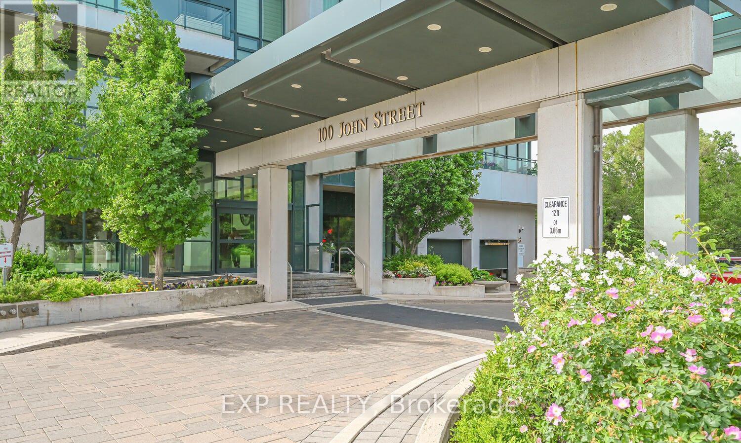 100 John Street, Brampton, Ontario  L6W 0A8 - Photo 3 - W12532652