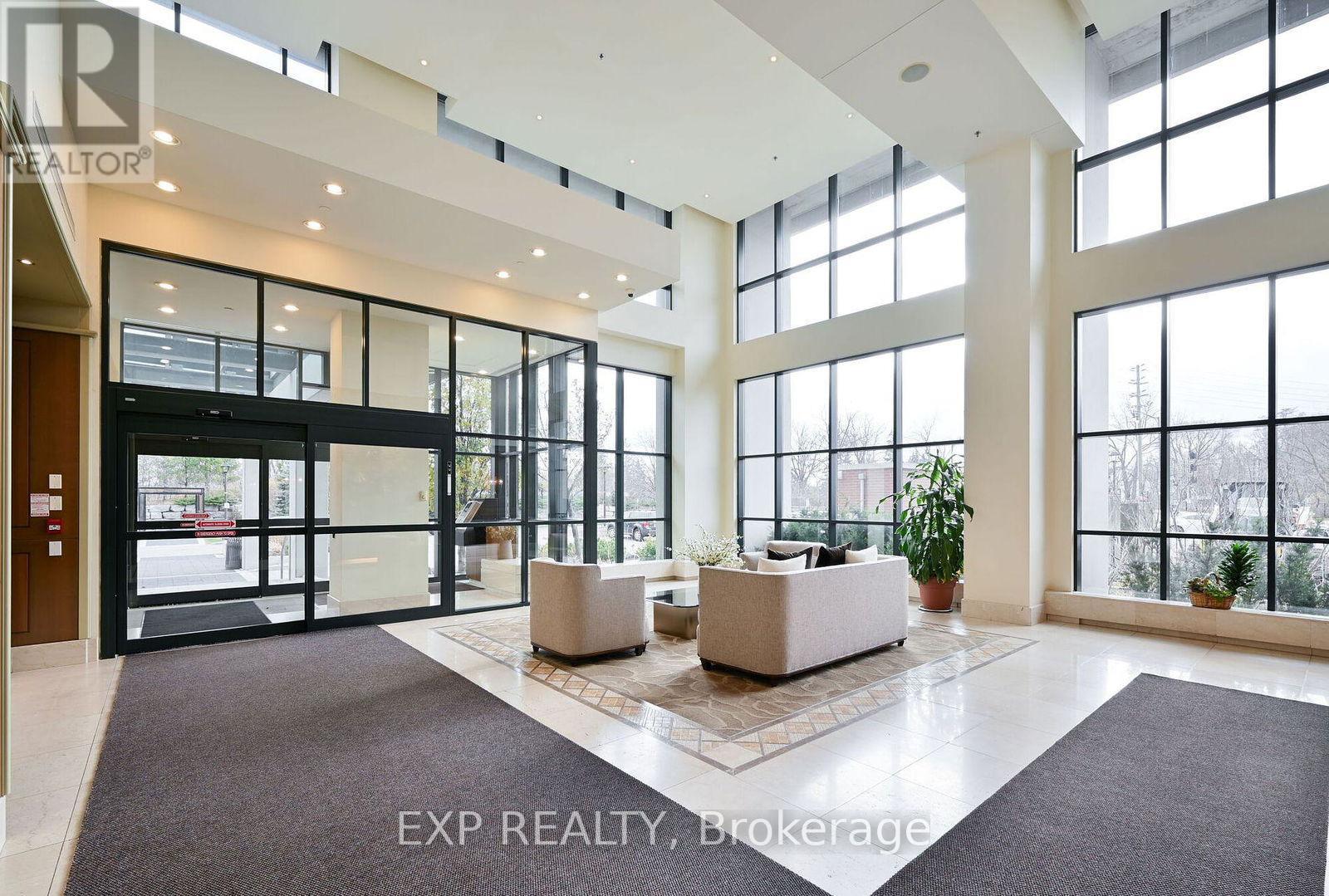 100 John Street, Brampton, Ontario  L6W 0A8 - Photo 6 - W12532652