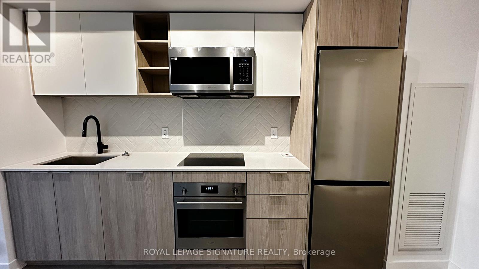 501 - 36 Zorra Street, Toronto, Ontario  M8Z 0G5 - Photo 10 - W12532662