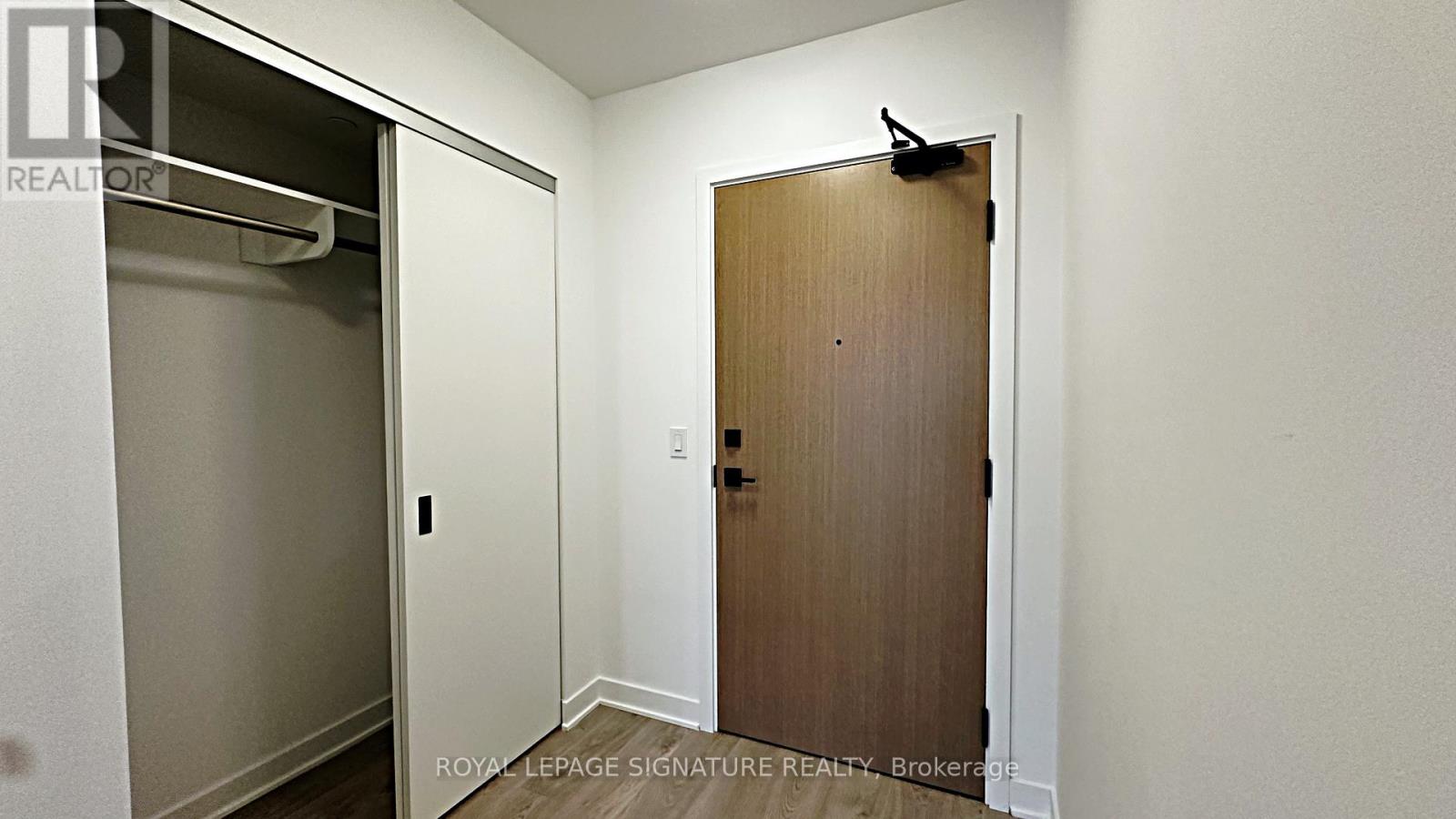 501 - 36 Zorra Street, Toronto, Ontario  M8Z 0G5 - Photo 2 - W12532662