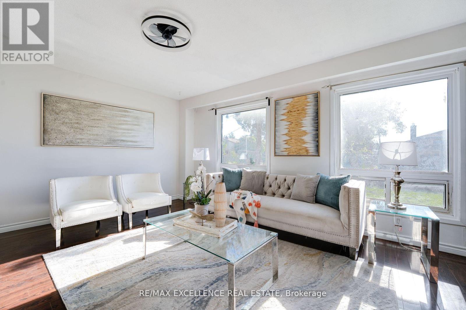 7556 Wildfern Drive, Mississauga, Ontario  L4T 3P6 - Photo 11 - W12532708