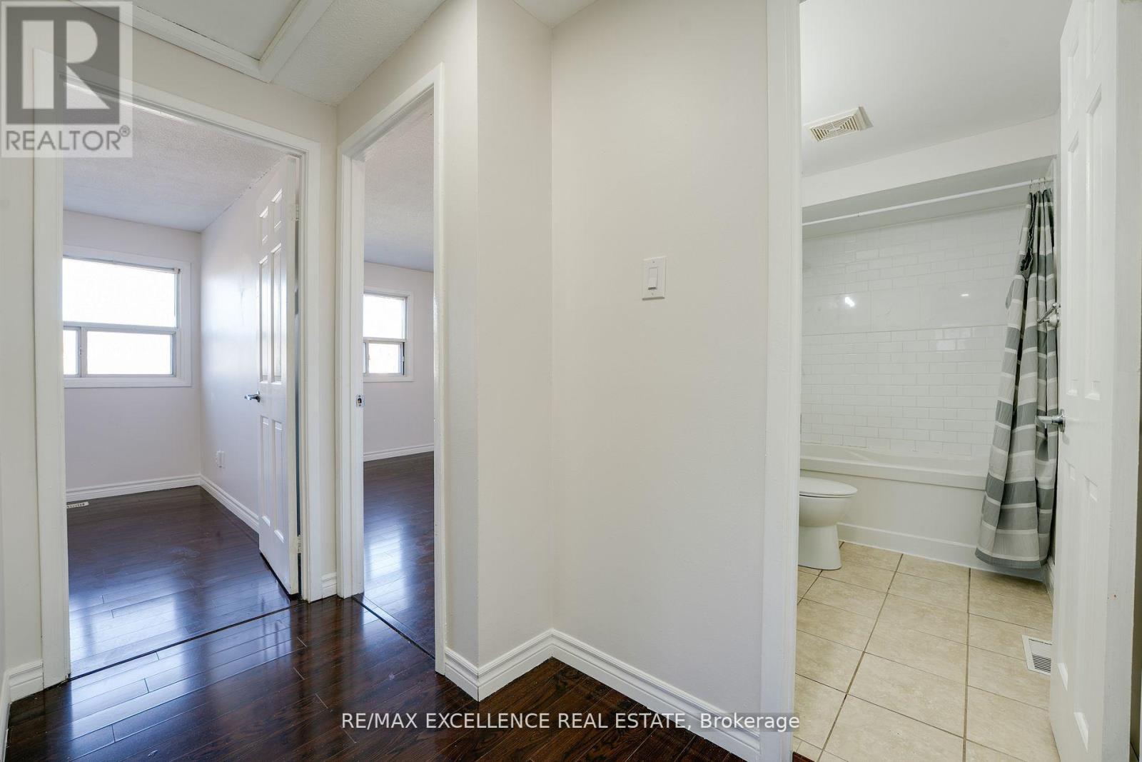 7556 Wildfern Drive, Mississauga, Ontario  L4T 3P6 - Photo 22 - W12532708