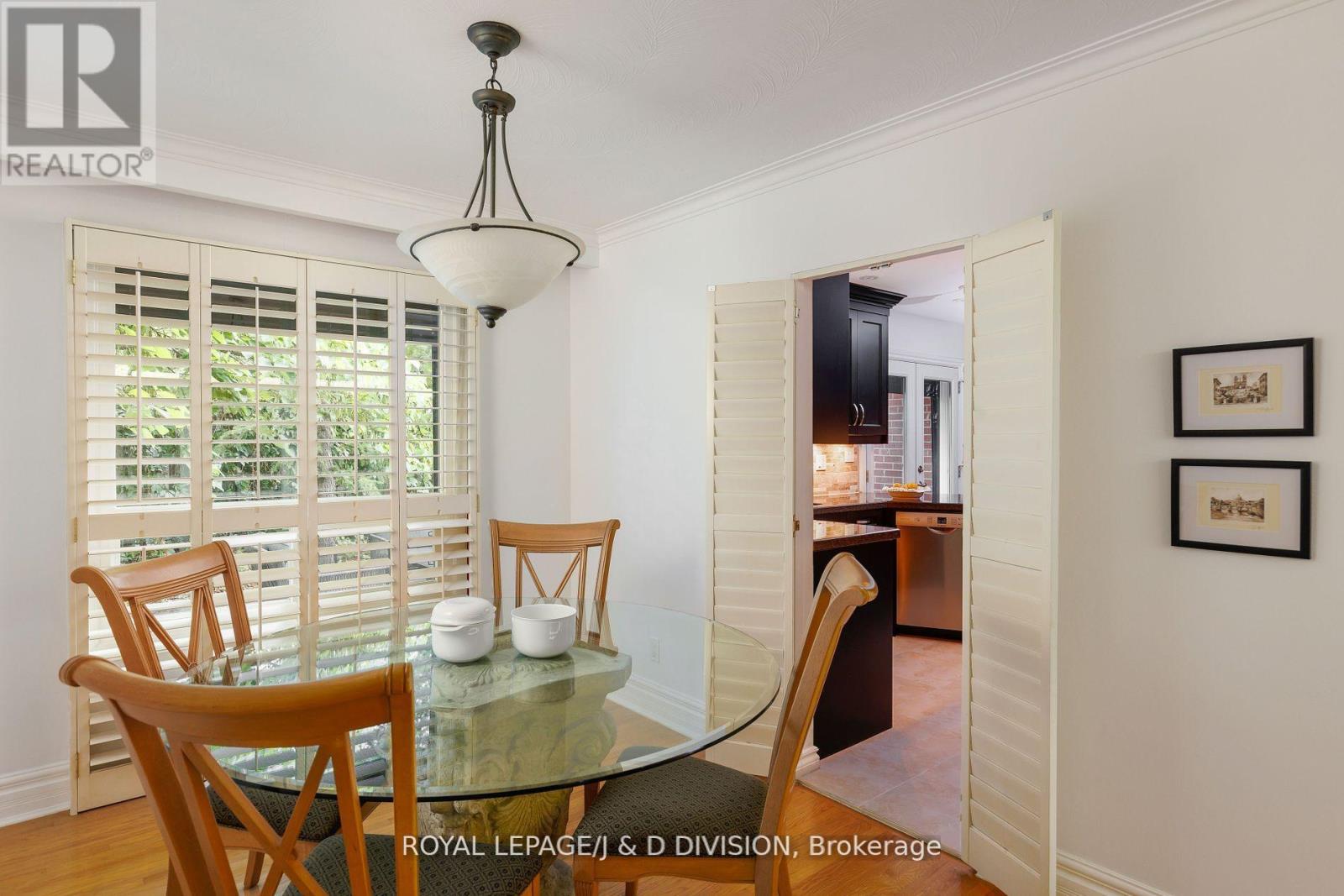 27 Paramount Court, Toronto, Ontario  M6M 2L3 - Photo 10 - W12532718