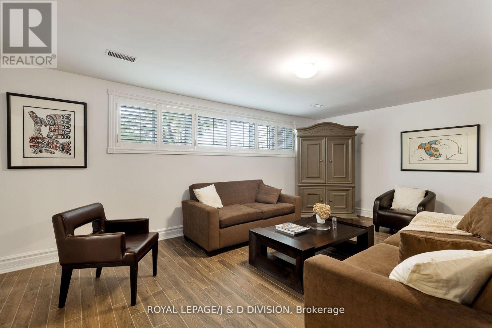 27 Paramount Court, Toronto, Ontario  M6M 2L3 - Photo 28 - W12532718